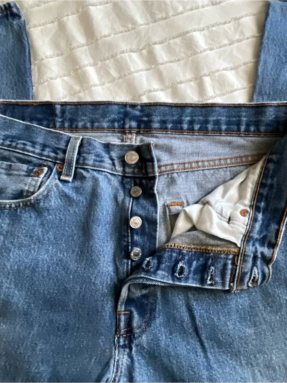 Levi's Straight Leg Men's Jeans in Light Blue Denim